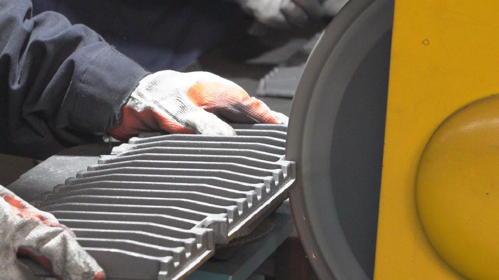 產品打磨作業(yè)